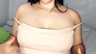 damn latina babe with tight creamy pussy seduces you 😍 cums hard!!