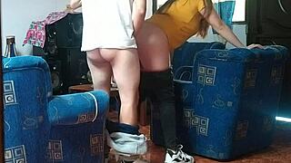 Dude spying on hermanastra fucking boyfriend in living room, she moans so hot 😈🔥💦