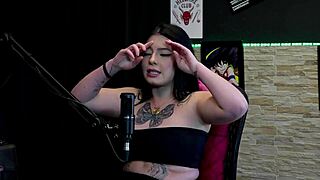 Morena gostosa shows huge tits then licks friend's clit in sexy truth game