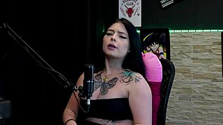 Morena gostosa shows huge tits then licks friend's clit in sexy truth game