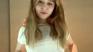 filmin my first skinny blonde fingering for bf in bedroom 📹😘💕