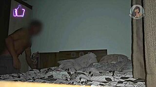 esposa sozinha em casa chama amigo pra ficar com ela por causa do medo.