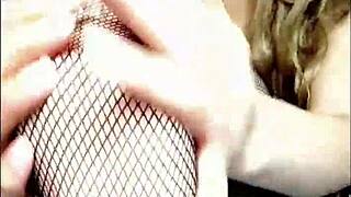 i'm grooving to this foot music track one right now