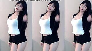 i can't stop watching this sexy chinese girl shake her tight ass on wild rollercoaster ride