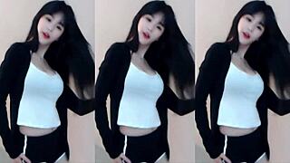 i can't stop watching this sexy chinese girl shake her tight ass on wild rollercoaster ride