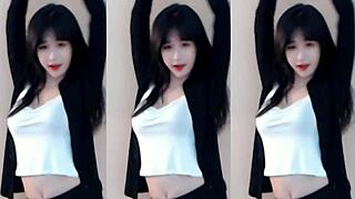 i can't stop watching this sexy chinese girl shake her tight ass on wild rollercoaster ride