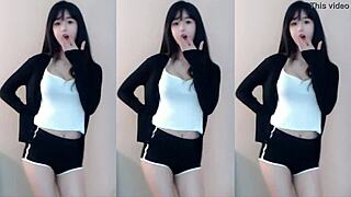 i can't stop watching this sexy chinese girl shake her tight ass on wild rollercoaster ride