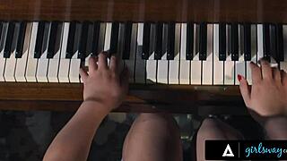 Chanel Camryn fucks scarlett alexis romantically on piano