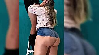 Milf Culona Sucks Worker Off Hard!