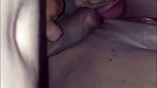 pauzudo fude a gostosa mas pede pra esfregar o pau no cu dele