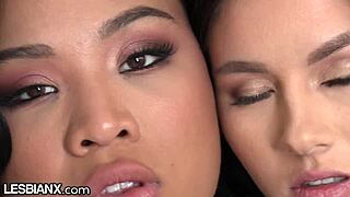 gorgeous brunettes kiss lick to shared orgasm peak