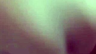 Tu MILF Culona DIGS FINGERS Deep Into Her HOT Pussy