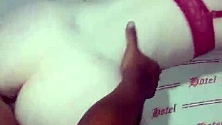 ela ta viciada na minha rola preta? branquinha de quatro faz tudo pelo pau enorme