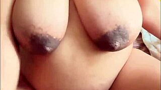 pregnant arab milf plays solo with her big boobs and hairy pussy delight 😍🤰🍑