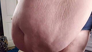 are my shorts too short 😏 showing off my huge pussy lips and fat cameltoe 🍑💦