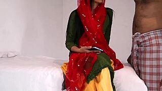 pakistani wife cheats takes twenty thousand rupees for hard monster cock pounding