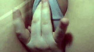 Wanna jerk off to my huge juicy ass and squirt with me joi?? Cum now!