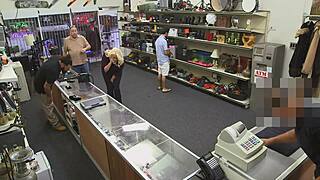 Camera Zooms on Amateur Slut Sucking Cock!