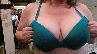 wanna watch dawnskye1962 strip her blue bra, thong and fishnets while kissing dirty?