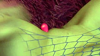 sexy milf tests new vibrator in solo fetish play