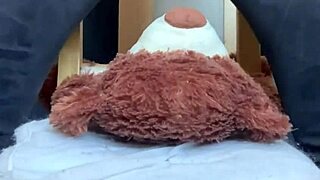 jeans grind hides her secret facesitting thrill on mr bear