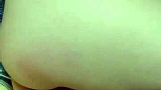 Saleswoman sneaks steamy naked chat with boss after hours