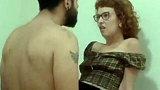 chamei a mina da biblio pra ler e fodi ela no pelo sem camisinha 🔥🍑