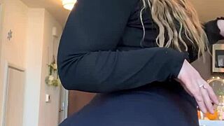 Pawg's Massive Ass Stretches Ripped Pants To Limit
