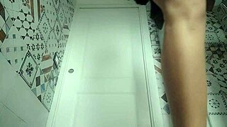 hey stepmom, your lil feet and puffy wet pussy in lingerie make me wanna roleplay kinky 😈