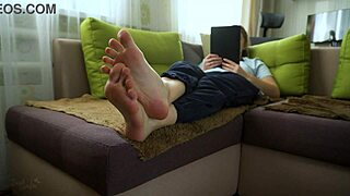i show my bare soles foot fetish