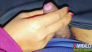 tanteku doyan banget kontol mungilku... uh gila ya