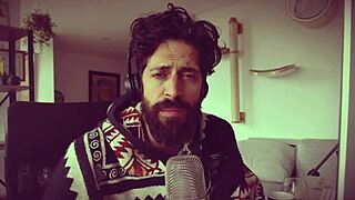 Wild teen masturbation practice holds back explosive climax edge