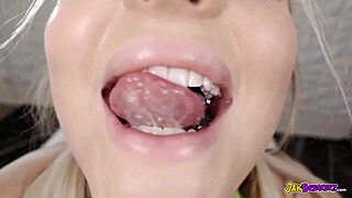 whoa blonde teen slurps that huge bbc like a pro 😍🍆💦