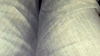 Desperate Woman Soaks Jeans with Hot Piss