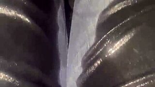 Desperate Woman Soaks Jeans with Hot Piss