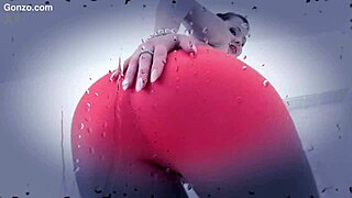 Does Bella Diamond's tight pussy take that huge cock creampie?