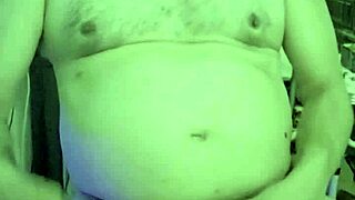 ezsosa flashes her fat curvy body in bedroom again...