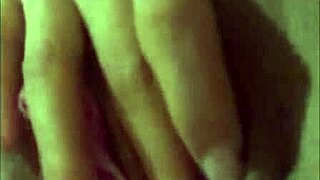 latina tempts with dildo play in her tiny room