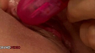 yuno shirasu the masturbation goddess fingers her big tits to bliss