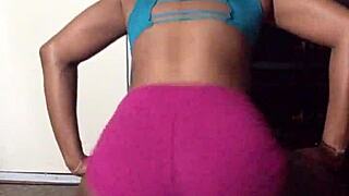 fat pussy drippin in wet shorts twerkin hard nellycantsay 💦🍑🔥