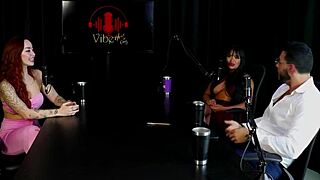como o francês conheceu a brasileira... introduzindo ele no meio liberal com ménage e diferença - casal cherie assistindo em lingerie vermelha transparente