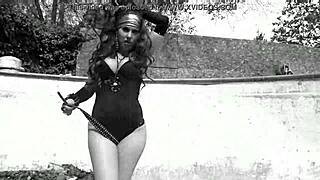 Watch Croatian pornstar Savana's horny striptease twerk in empty room!