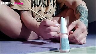 brasileira hottie paints toes flashes shaved clit pussy tease