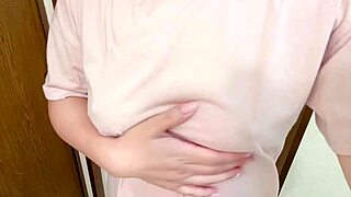 Bushy college girl masturbates stinky pussy in bath while mom sleeps