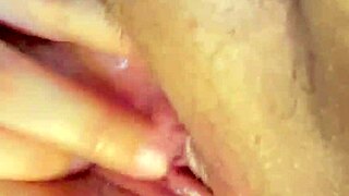 Frotando Mi Clítoris Húmedo En Primer Plano Con Juguetes Y Gemidos Intensos De Orgasmos