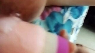 quieres ver doble penetracion anal y vaginal en esta jovencita caliente?
