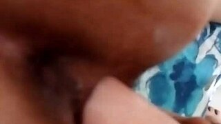 quieres ver doble penetracion anal y vaginal en esta jovencita caliente?
