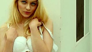 I can't stop staring at this stockings hottie covered in thick jizz 