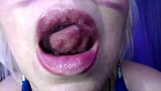 Give Me Your Squirt, Curvy Mature Whore in Virtual Bed, Wild Stepmommy!