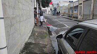 mamei um negão dotado na rua enquanto maridão filma 😈🍆